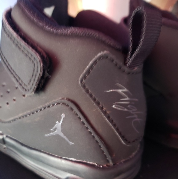 ❌SOLD❌Toddler jordans - Picture 5 of 8